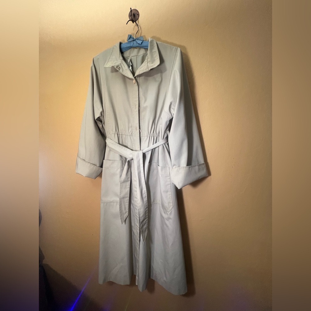 Elegant Women's Gray Trench Coat